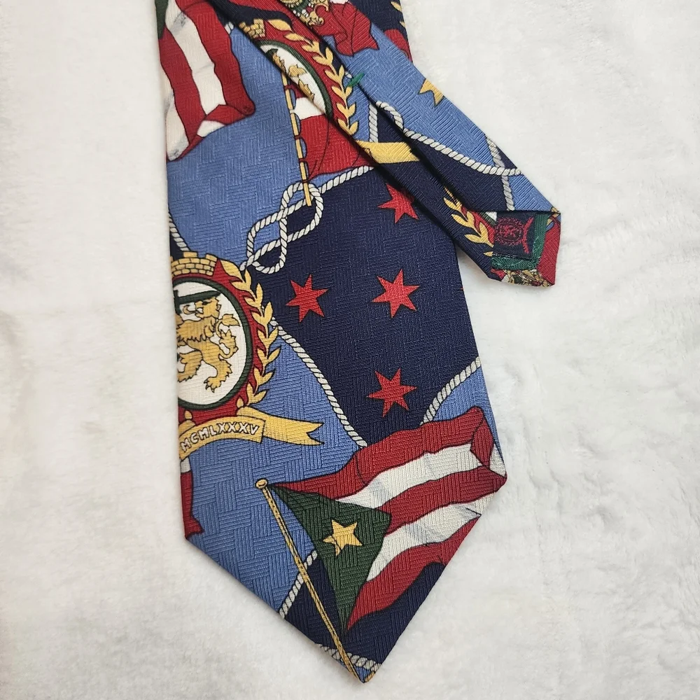 Vintage Tommy‎ Hilfiger Mens Tie 100% Silk Flag and Crest Pattern EUC